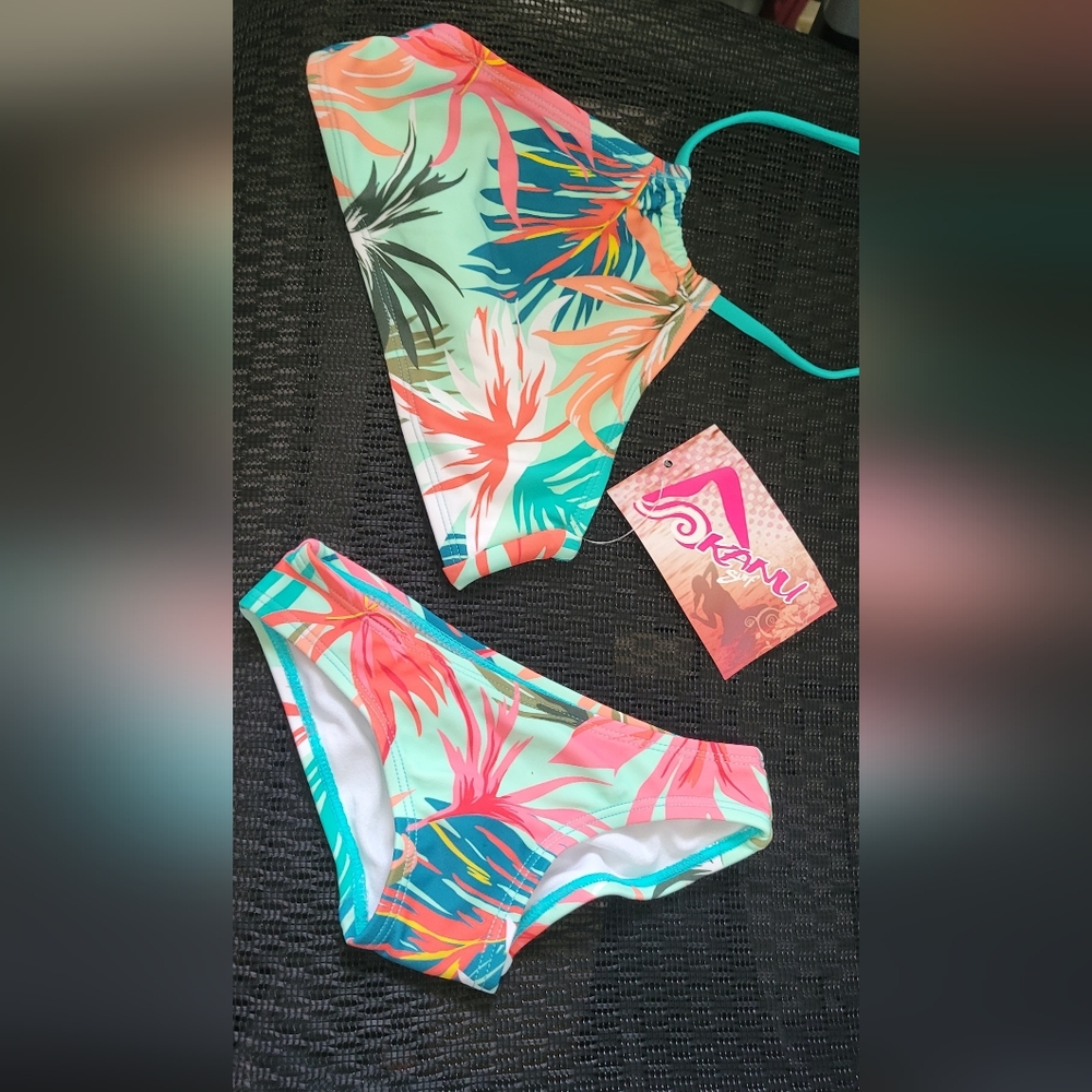 Toddler size 2T 2 pcs bathing suit by kanu surf.